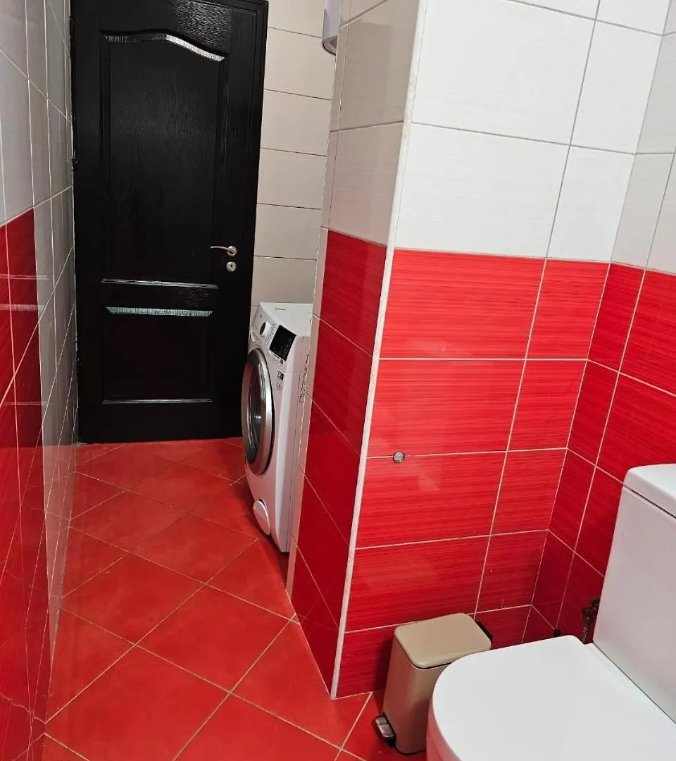 Edi'S Apartment-Cozy Stay In The Center Tirana