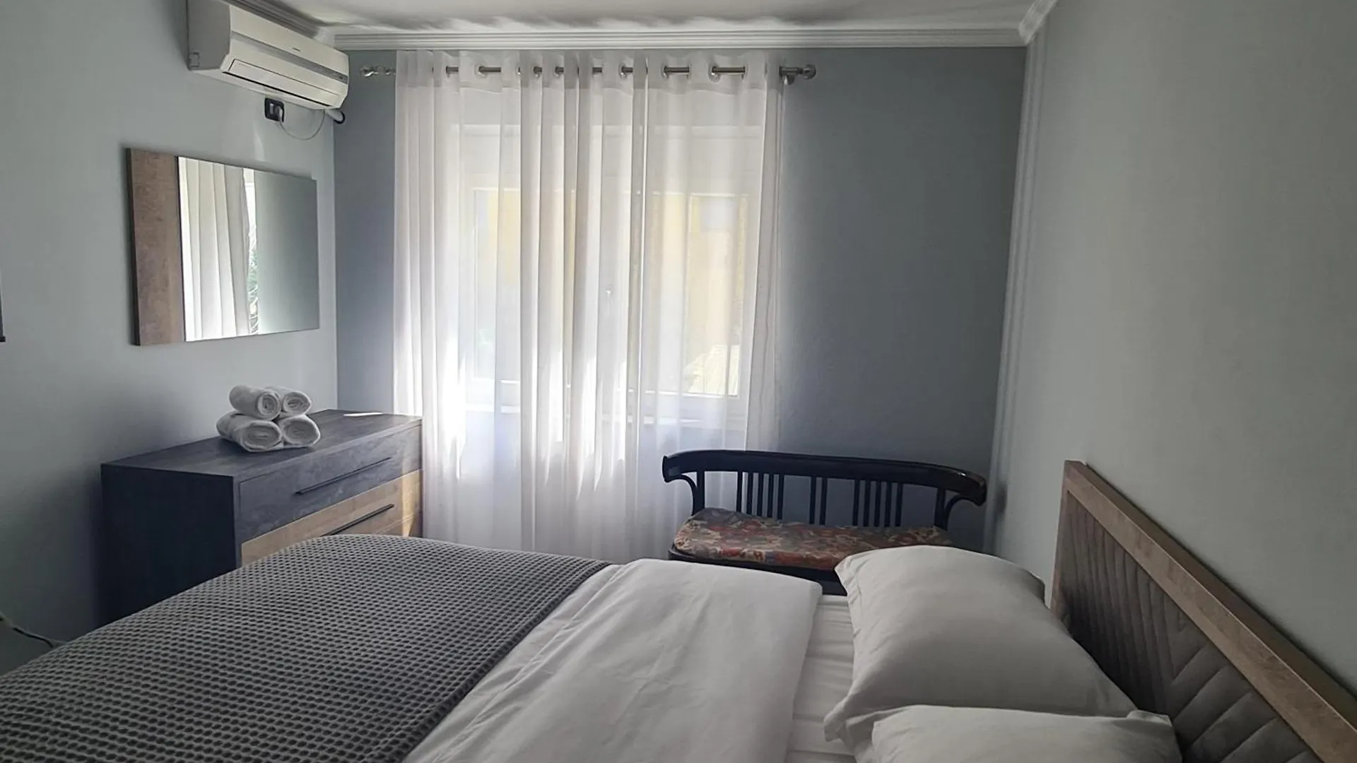 Appartement Edi'S Apartment-Cozy Stay In The Center Tirana