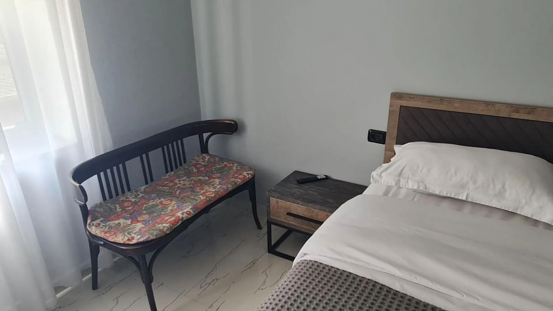 Edi'S Apartment-Cozy Stay In The Center Tirana Albanië